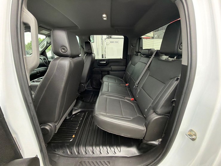 2020-chevrolet-2500-image-12