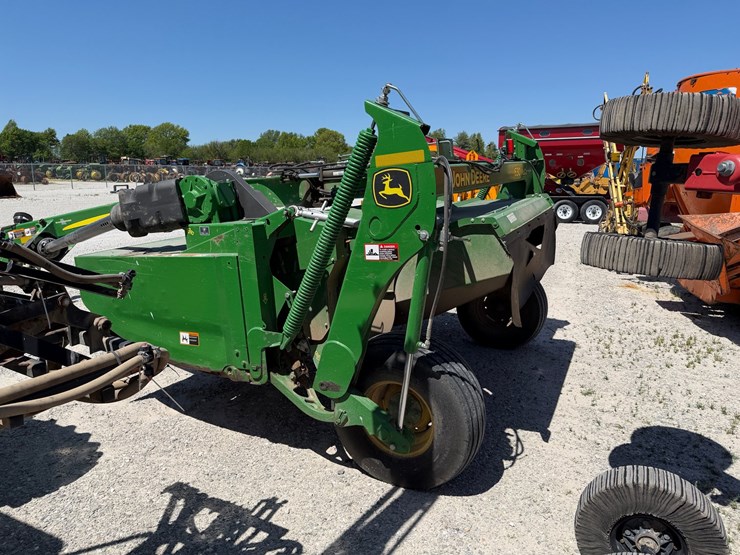 2016-john-deere-630-image-11