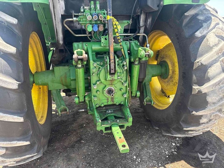 2016-john-deere-6135e-image-10