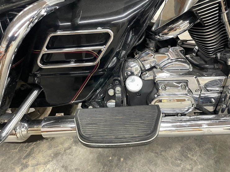 #210-•-2001-harley-davidson-ultra-classic-motorcycle-(has-wi-title)-image-49