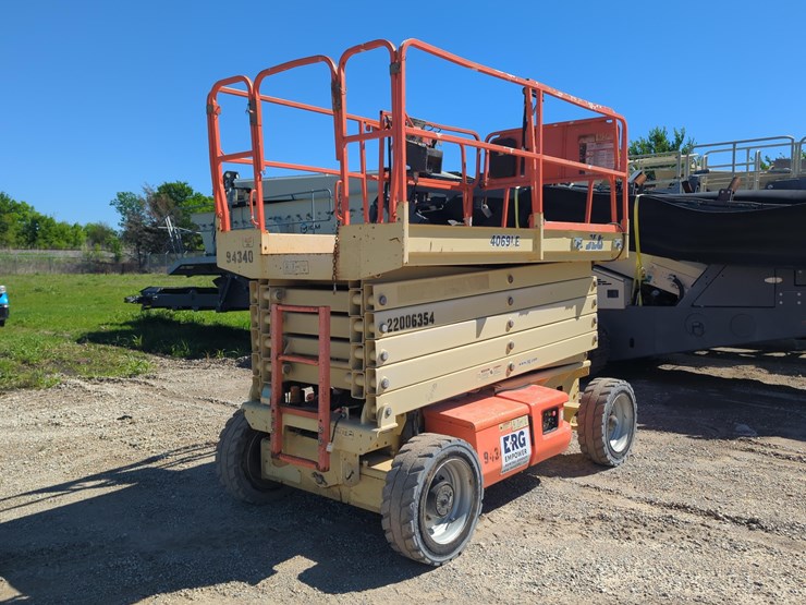2002-jlg-4069le-image-2