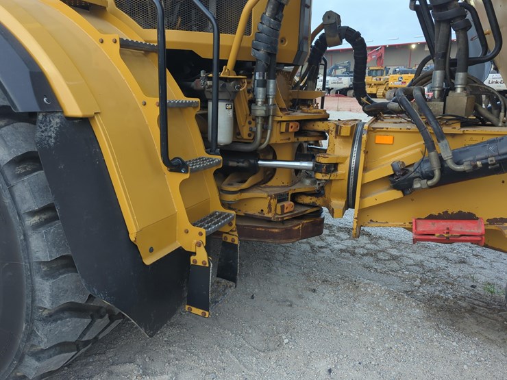 2019-caterpillar-745-image-7