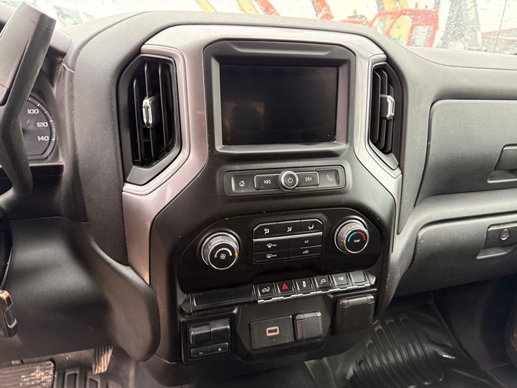 2020-chevrolet-1500-image-21