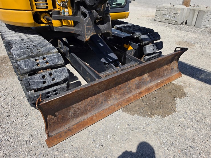 2018-deere-85g-image-5