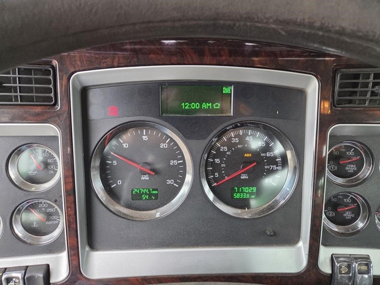 2015-kenworth-t800-image-20