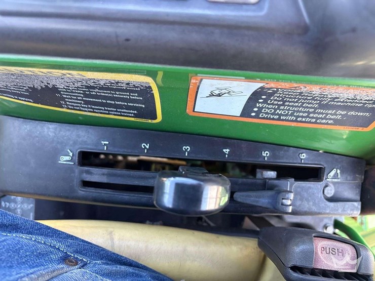 2016-john-deere-3039r-image-26