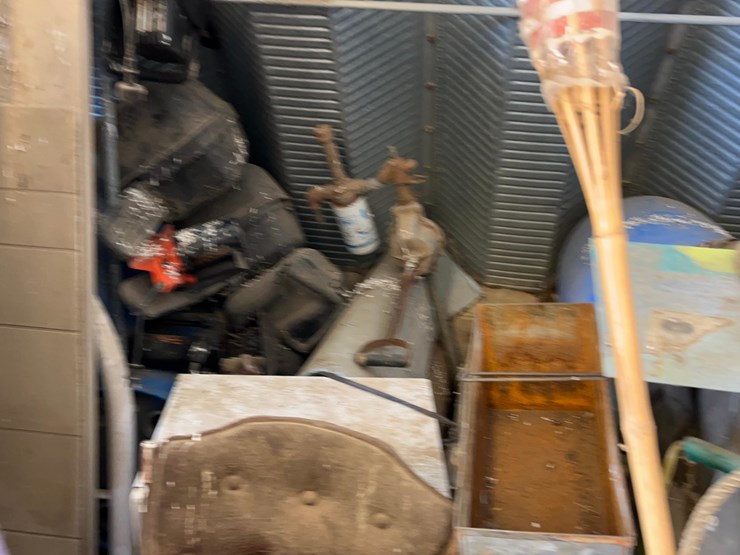 farm-supplies-**sold-onsite-only,-no-online-bids-will-be-accepted**-image-15