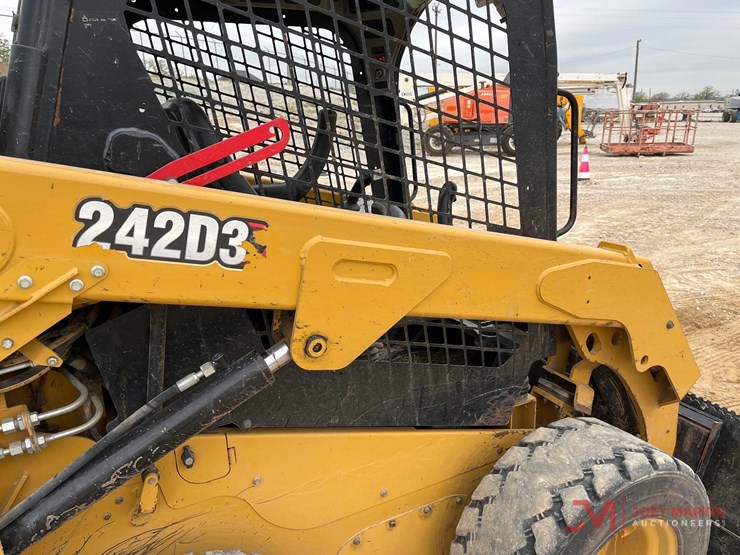 caterpillar-242d3-image-12