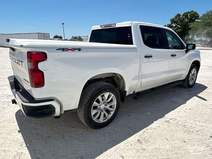 2022-chevrolet-silverado-1500-image-3