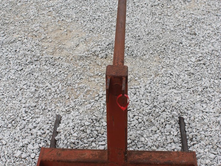 3pt-bale-spear-image-3