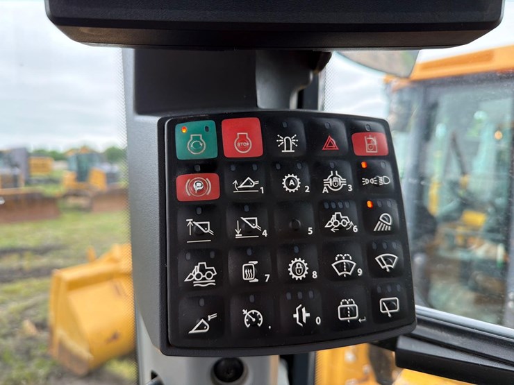 2023-deere-544p-image-17