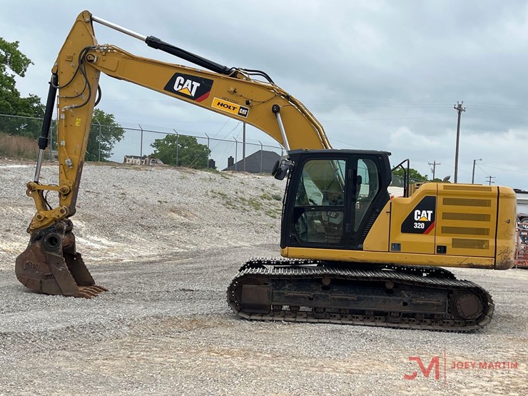 caterpillar-320-image-2