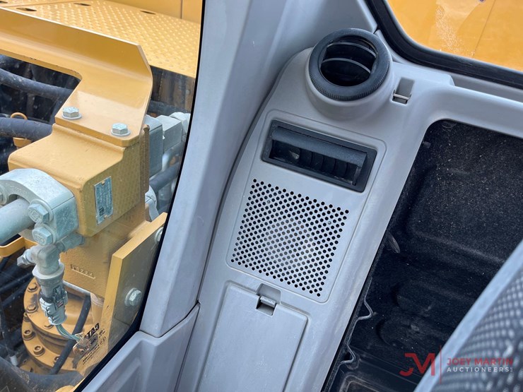caterpillar-320-image-25