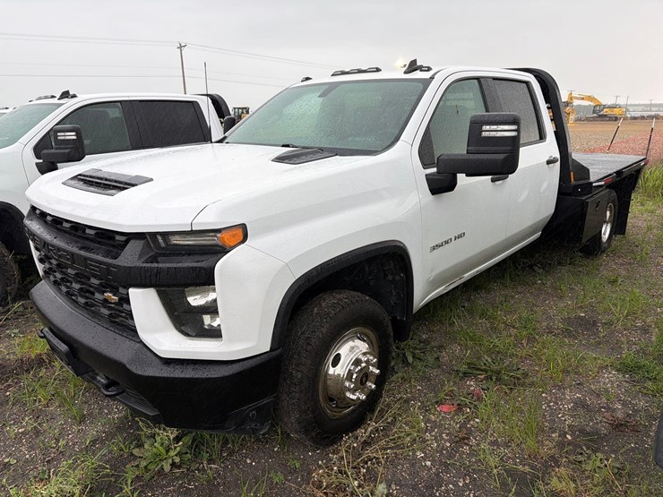 2020-chevrolet-3500-image-1