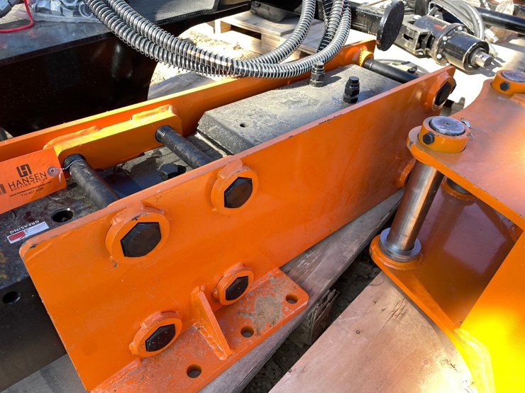 #2326-•-new-wolverine-skid-steer-post-driver-attachment-image-13