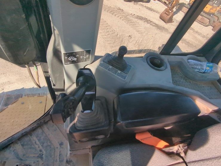 2022-deere-700l-xlt-image-21