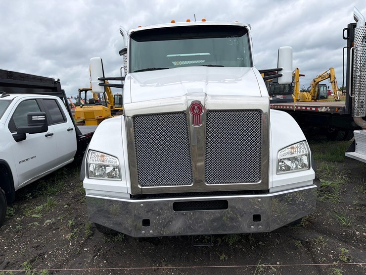 2016-kenworth-t880-image-6