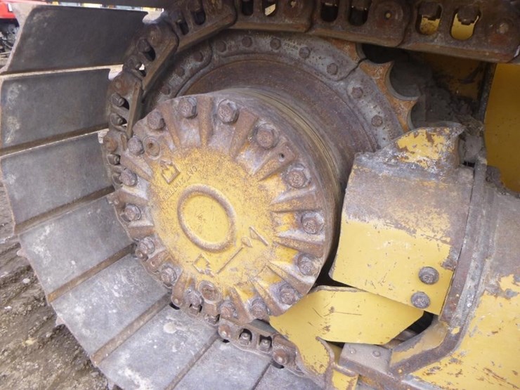 2015-caterpillar-d4k2-lgp-image-28