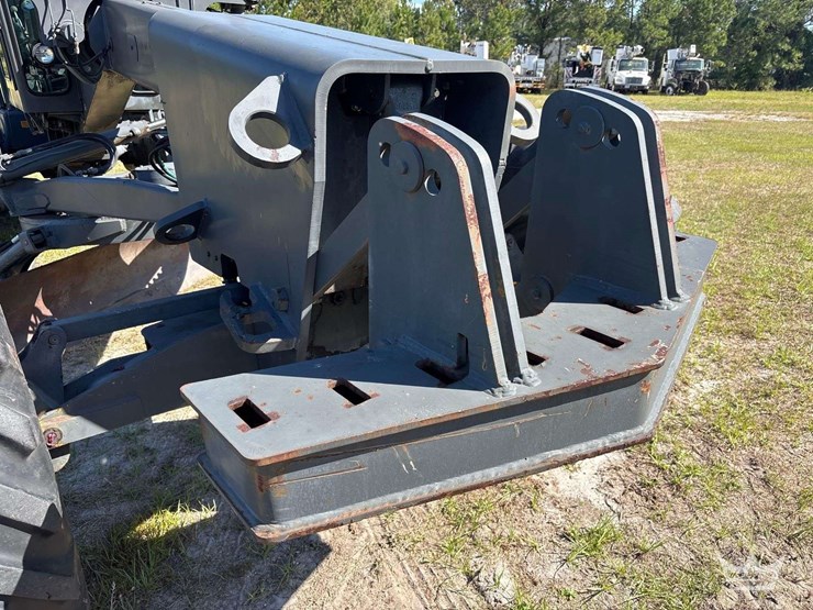 1986-deere-570a-image-18