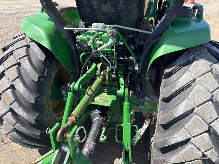 2016-john-deere-3039r-image-10