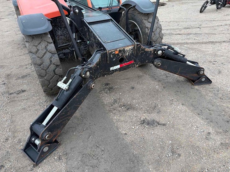 2016-jlg-1255-image-10