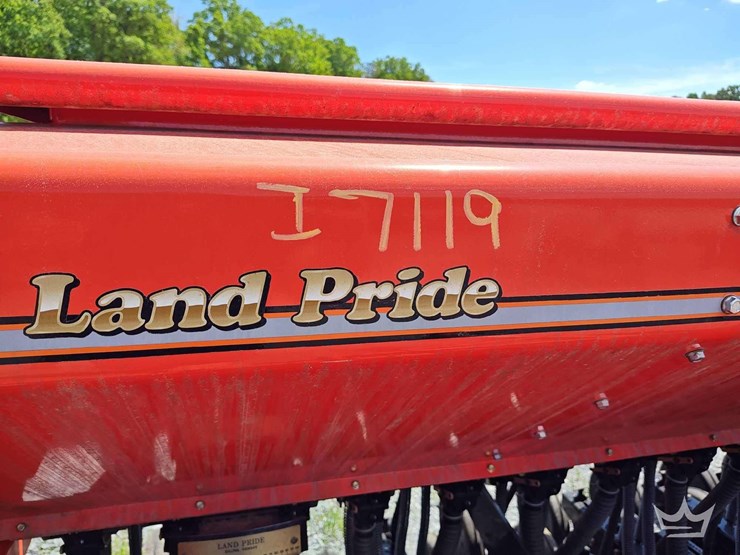2022-land-pride-1006nt-image-13