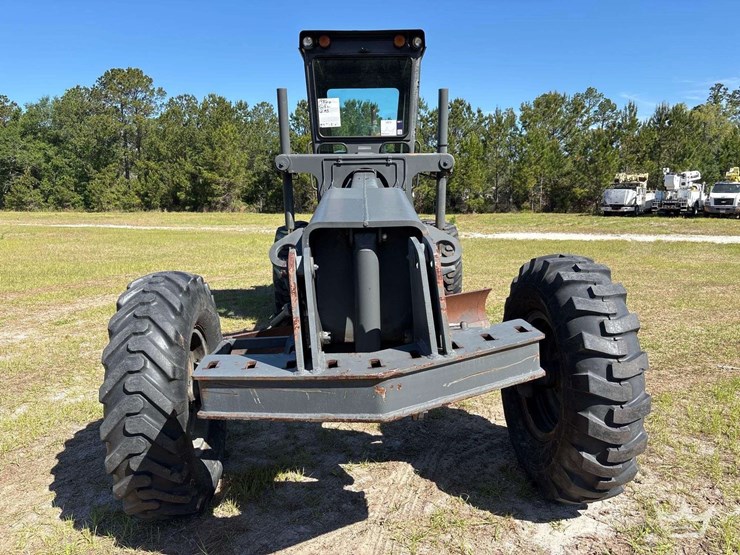1986-deere-570a-image-48