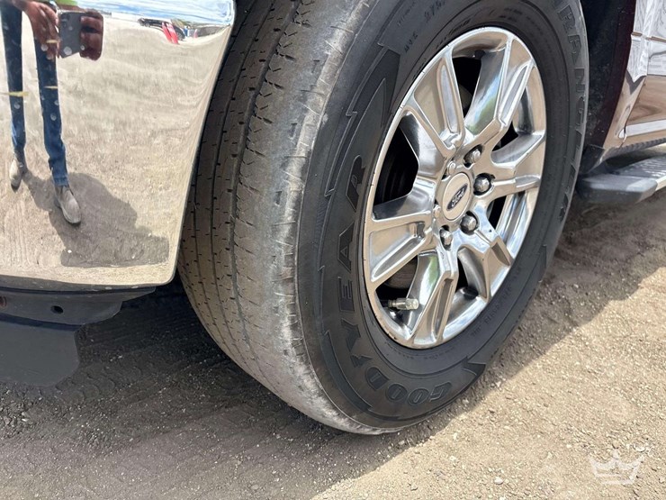 2015-ford-f150-image-25