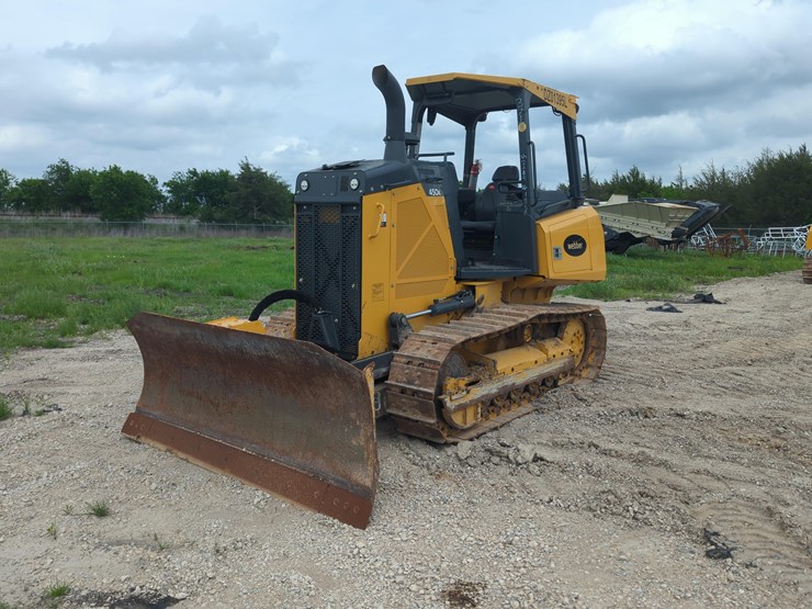 2022-deere-450-lt-image-2