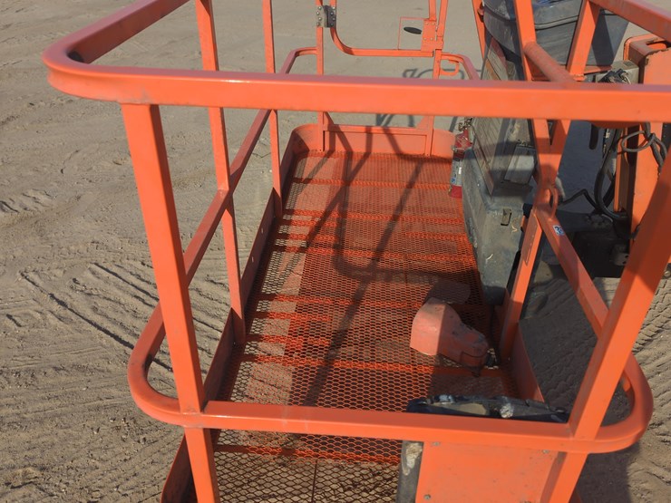 2018-jlg-600s-image-9