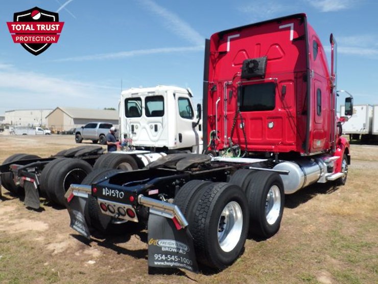 2023-western-star-49x-image-10