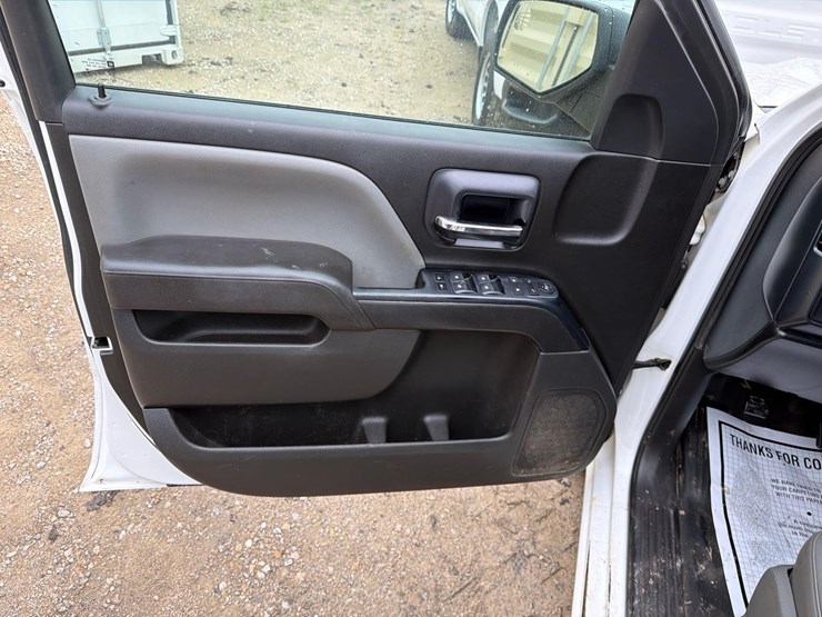 2017-chevrolet-1500-image-16