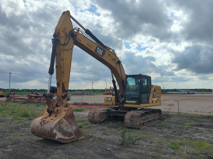 2019-caterpillar-320-image-2