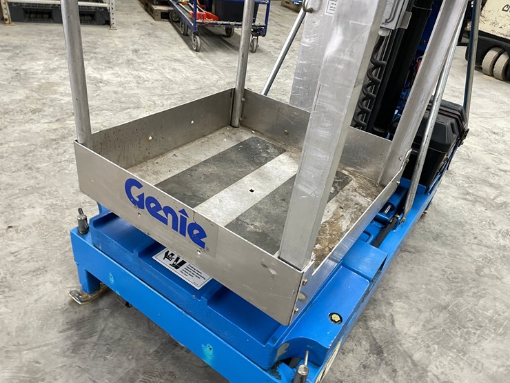 #305-•-geni-iwp-20s-push-around-aerial-work-platform-image-9