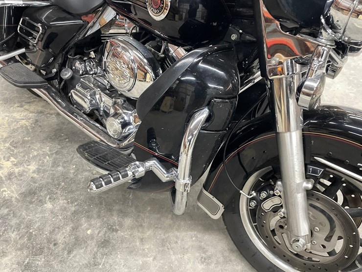 #210-•-2001-harley-davidson-ultra-classic-motorcycle-(has-wi-title)-image-16