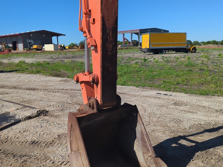 2019-hitachi-zx135us-6-image-6
