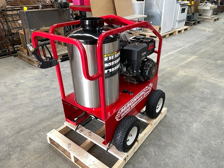 #2296-•-new-magnum-4000-hot-water-pressure-washer-image-3
