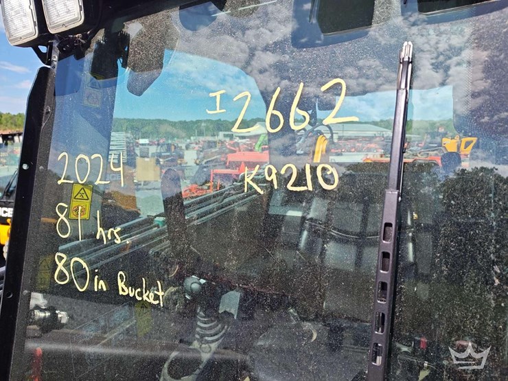 2024-jcb-3ts-8t-image-15