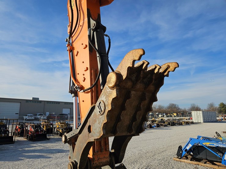 2022-doosan-dx225-lc-image-5