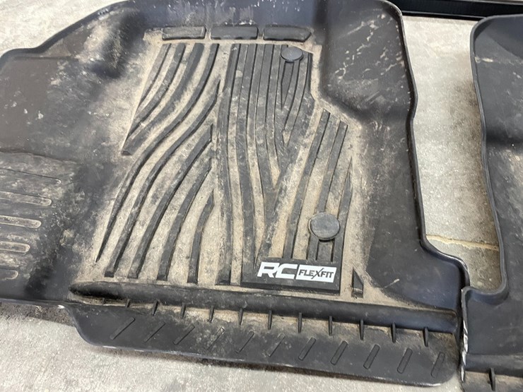 2020-ford-f150-image-23
