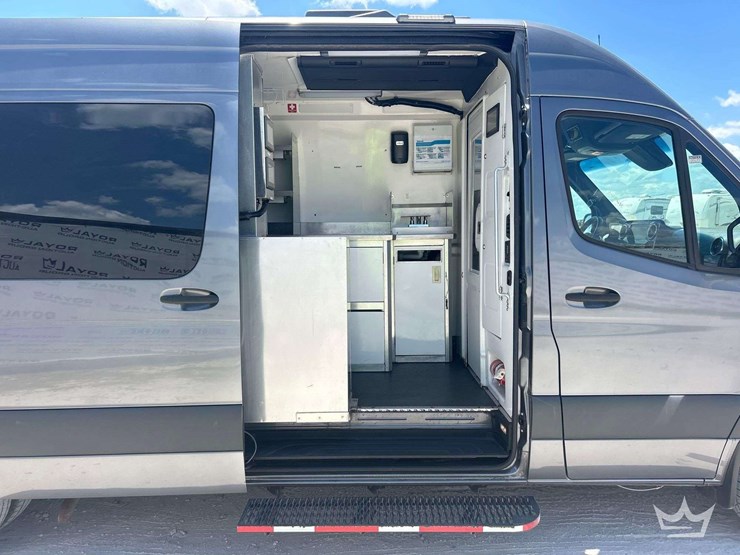 1992-ford-cargo-image-22