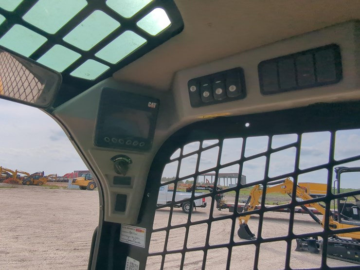 2019-caterpillar-259d-image-13