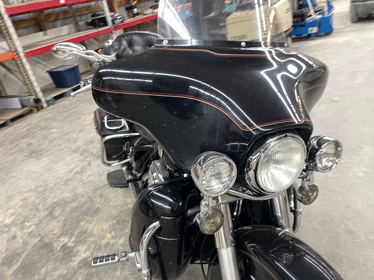 #210-•-2001-harley-davidson-ultra-classic-motorcycle-(has-wi-title)-image-11