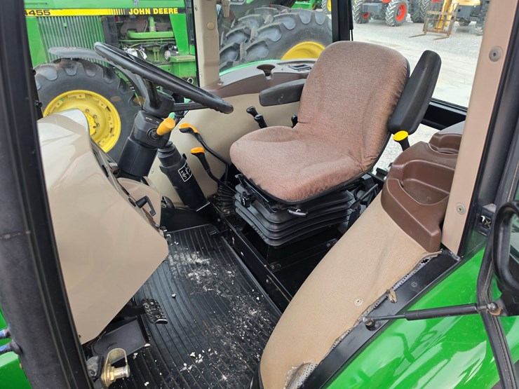 2009-john-deere-5101e-image-16