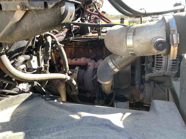 2003-freightliner-fl70-image-130