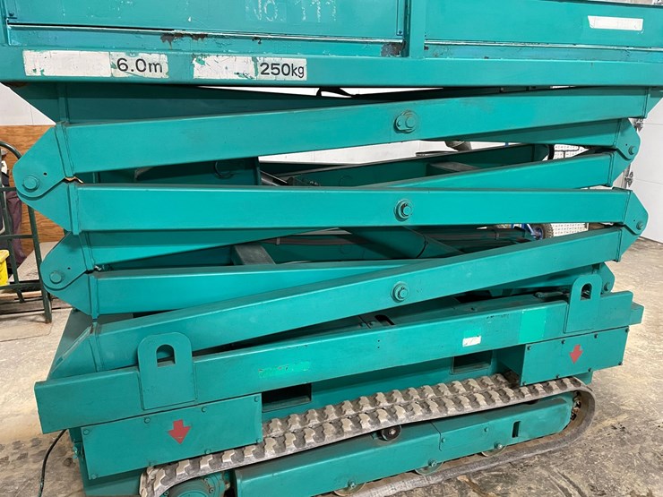 #303-•-2008-en-systems-co.-en8l06-electric-tracked-scissor-lift-image-26