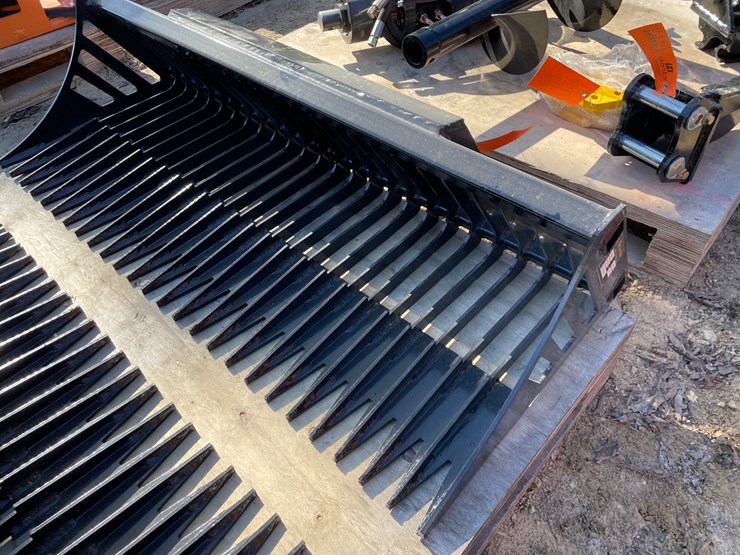 #2315-•-new-wolverine-42"-mini-skid-steer-skelton-bucket-image-2