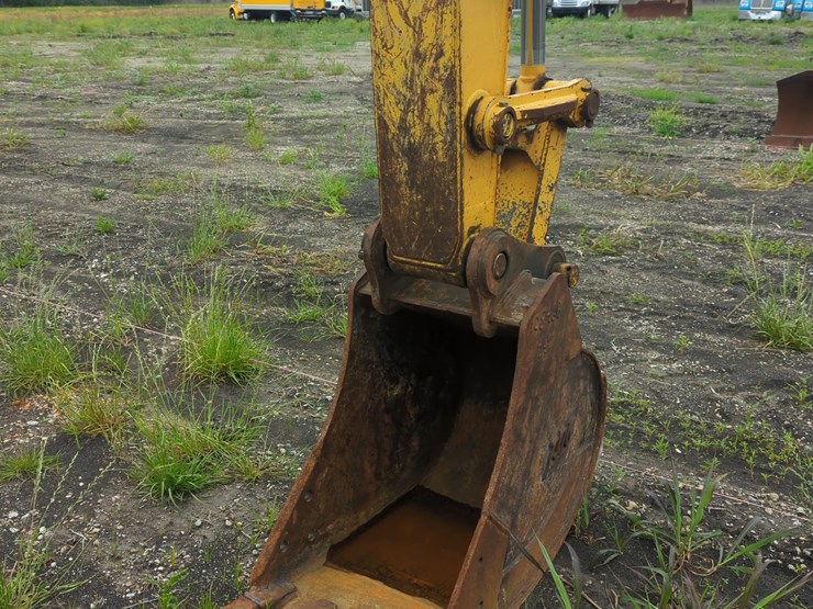 2023-kobelco-sk140sr-lc-7-image-7