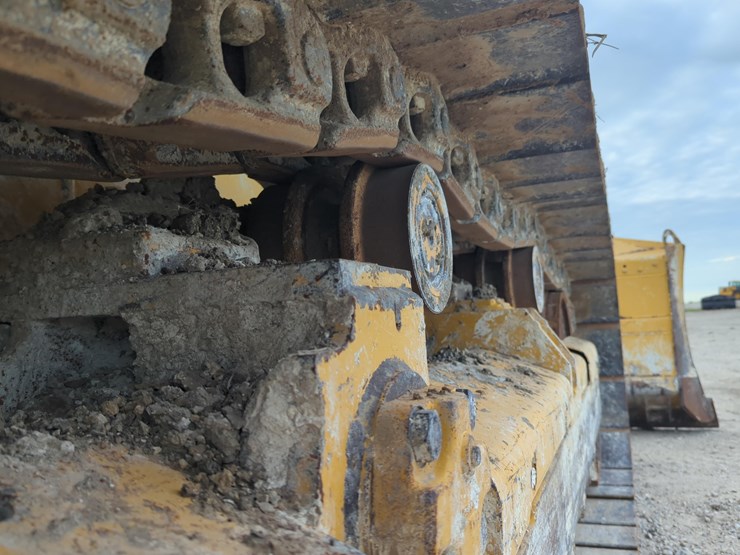 2022-deere-700l-xlt-image-11