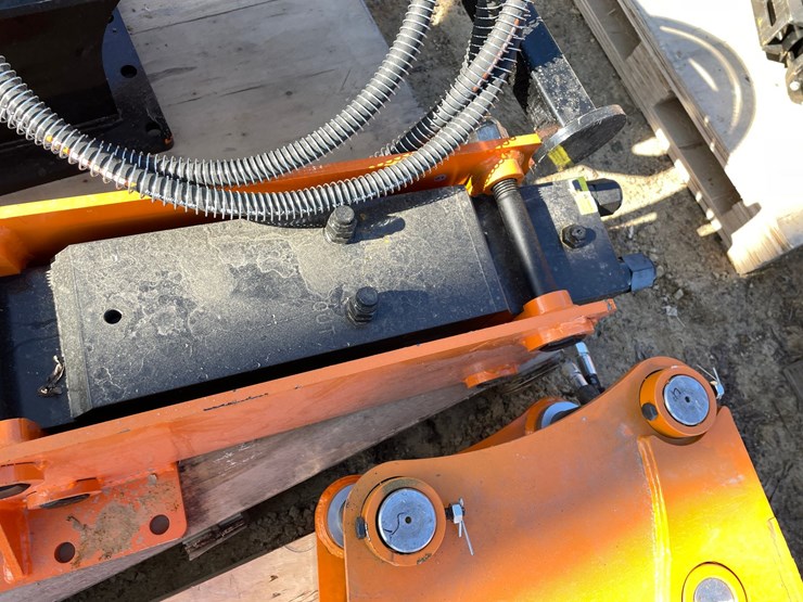 #2326-•-new-wolverine-skid-steer-post-driver-attachment-image-15